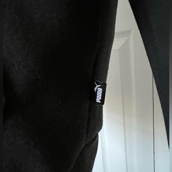 PUMA NWOT Unisex Black Graphic Hoodie Sweatshirt Red White Logo Size Small - Picture 7 of 12